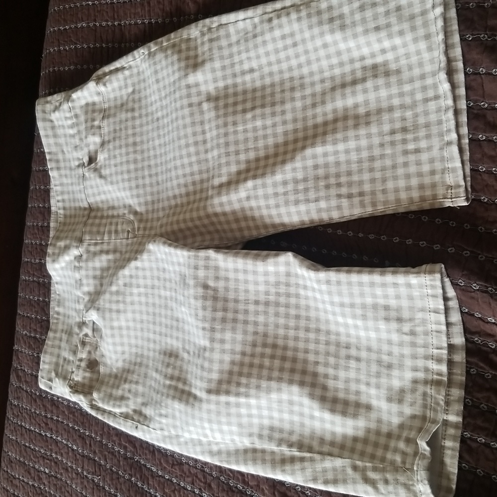 Gingham Print Beige and White long shorts